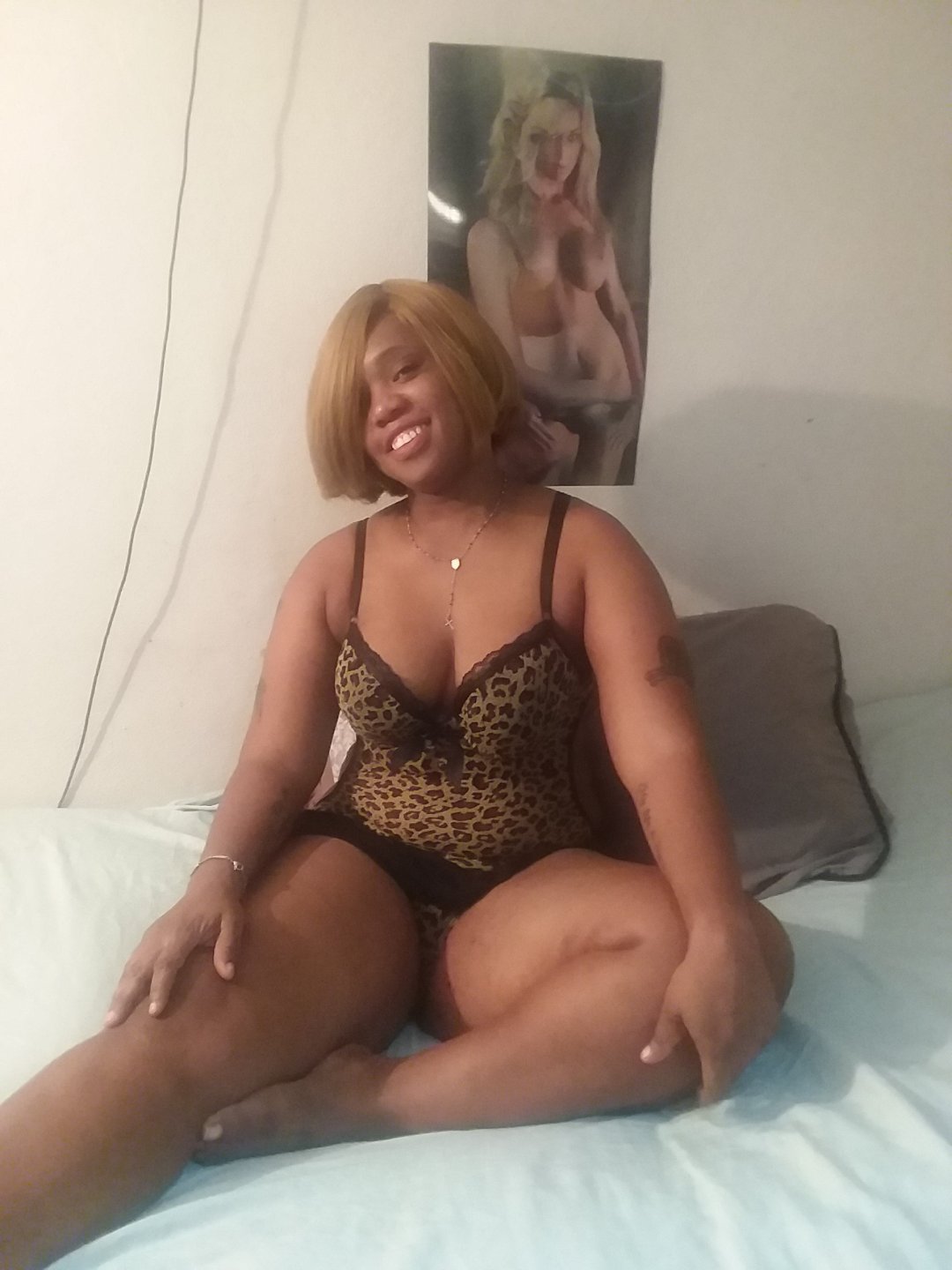 Jeunes noir chatte humide pics